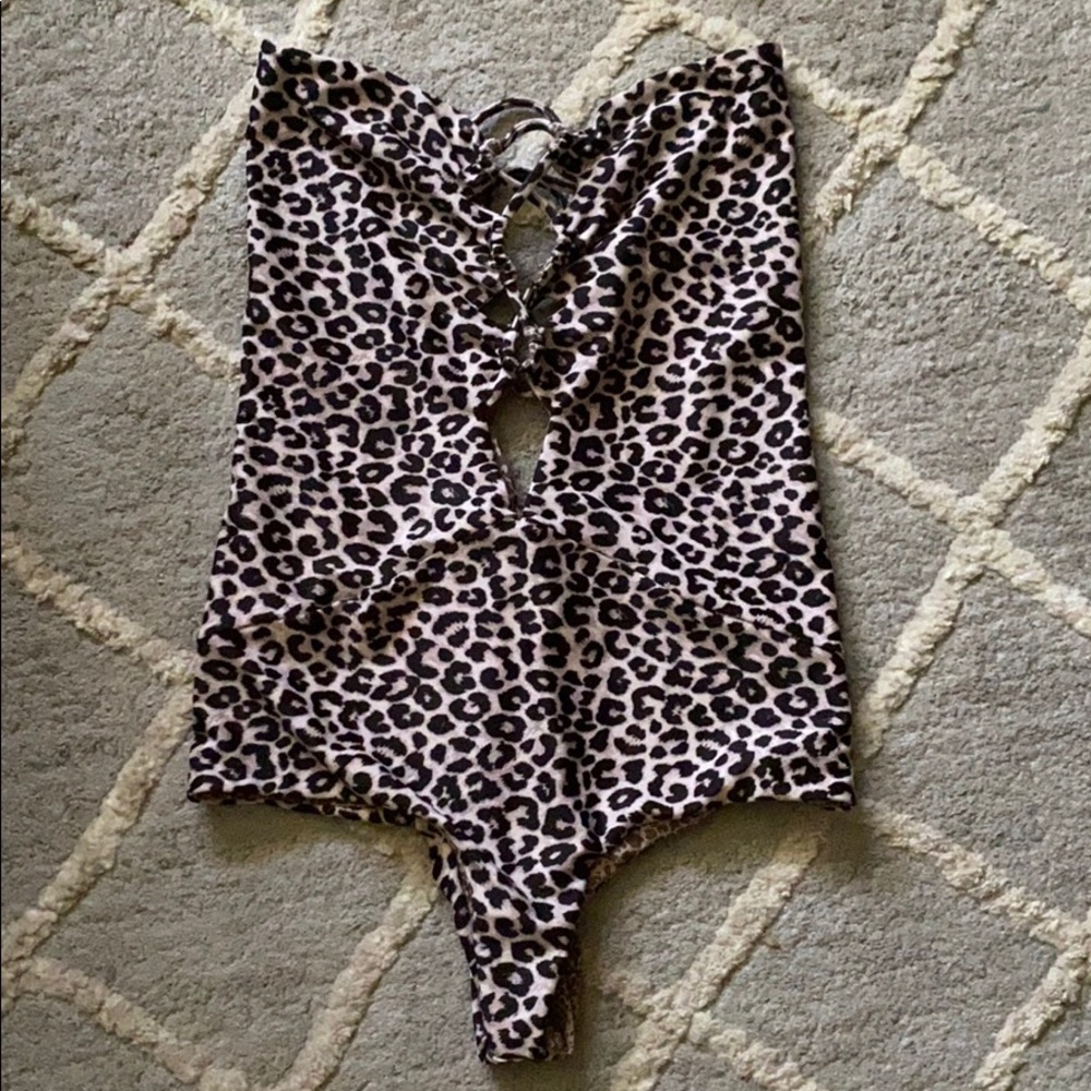Acacia one piece